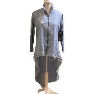 NWT Dazl High Low zip up Blouse